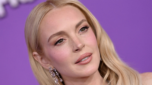 Lindsay Lohan’s Pastel Cat-Eye Nails are Fit for a Disney Princess—See the Photos